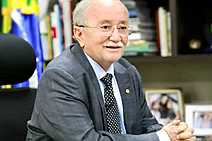 Após um mês licenciado, Luciano Bispo reassume presidência da Alese nesta terça, 15