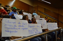  Professores de Pedrinhas ocupam galerias da ALESE
