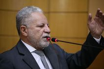 Francisco Gualberto critica judicialização de questões do parlamento