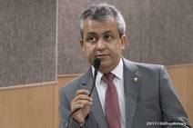 Um Batalha vai disputar mandato de senador?