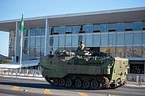 Tanques de guerra sobre Brasília: coincidência ou imposição de força da parte de Bolsonaro? 
