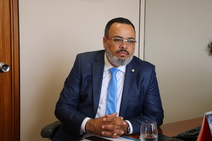 Valdevan Noventa: “O que Trump desenha, Bolsonaro repete\"