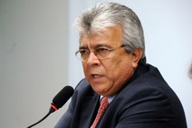 Fora da Saúde, Almeida Lima diz que candidatura do genro Breno Silveira “está afastada da mordida dos lobos”