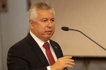 Henri Clay pré-candidato a vice de Márcio Macedo em Aracaju! E é?