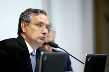 Eduardo se vê pré-candidato ao Governo e não admite derrota