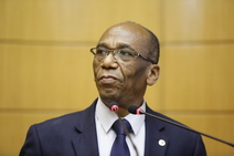 Pastor Antônio promete lutar por fim de intervenção política em obras públicas  