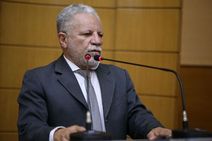 Para Gualberto, Brasil virou \"pistoleiro ideológico\" contra a Venezuela