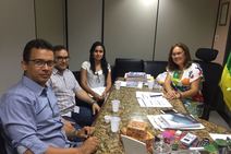 Peritos buscam auxílio de deputada para a conquista de reivindicações