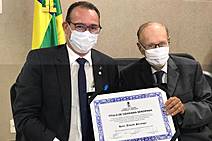 Henri Slezynger, fundador da Unigel, recebe Título de Cidadão Sergipano