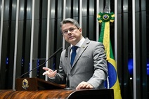 Senador promete buscar novas assinaturas para instalar a CPI Lava Toga