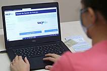 Confira como se cadastrar na plataforma VacinAju