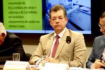 Comissão de Finanças exclui gorjeta do faturamento de pequenas empresas