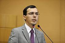 Vítimas do feminicídio: deputado Georgeo quer ajudar crianças órfãs