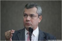 Iran Barbosa cobra reajuste salarial dos servidores públicos