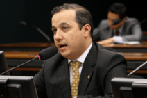 Valadares Filho e Eduardo Amorim estão a quatro dias da convenções, mas sem vices