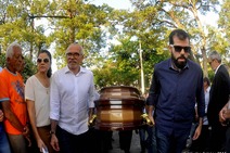 Classe política marca presença na despedida de dona Lourdes Nogueira