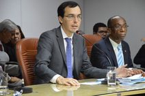 Deputados acionam Justiça por pagamento de ICMS dos municípios