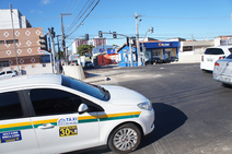 Prefeitura finaliza reconstrução do pontilhão da Anísio Azevedo e libera trânsito na avenida