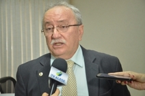 Luciano Bispo suspende Sessão Especial em virtude do sepultamento de Zé Carlos Teixeira