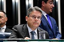 Alessandro Vieira cobra do Governo de SE regularização no repasse para o Cirurgia