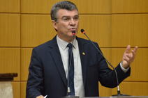 Garibalde comemora a conclusão do mapa cartográfico entre Bahia e Sergipe