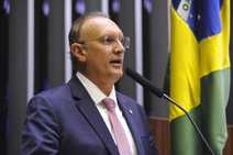 Fábio Henrique apresenta projetos de combate à violência contra mulher