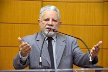 Francisco Gualberto defende saída sensata no fechamento de agências do Banese 