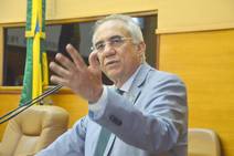 Venâncio defende prefeito de São Domingos e contesta estudante 