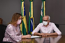 Edvaldo transfere cargo de prefeito para a vice Katarina Feitoza 