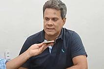 Juca de Araújo apela para que ex-prefeito Paulão assine convênios para obras