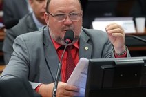 Com pressão da oposição, organizações do campo e ambientalistas, cai MP 910