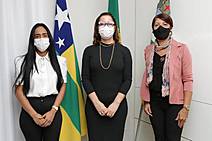 Katarina Feitoza recebe representantes de associação de apoio à mulher 