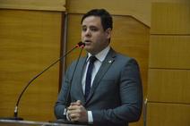 Rodrigo Valadares se expõe no universo direitista como entrevistado do JLPolítica