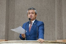 Elber denuncia descaso da Prefeitura com os prédios públicos de Aracaju
