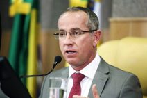 Nitinho pensa na Fundação Carlos Chagas pra concurso de servidores da Câmara