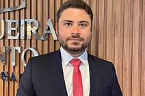 Falta de rapidez nos julgamentos políticos faz cassados se manterem no poder muito tempo