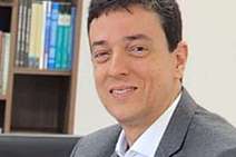 De como me dividi entre duas praias divergentes, a soteropolitana e a aracajuana