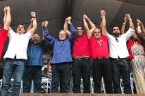 CUT critica presença de JB em palanque de Lula