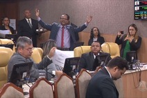 Assista: CPI do Lixo vai para debaixo do tapete, diz Emília Correia 