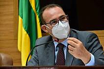 Zezinho Sobral defende criação do CNH Social para sergipanos de baixa renda 