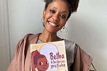 Que todas as flores do 8 de março sirvam menos aos túmulos trágicos das vítimas do mulhericídio