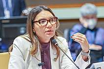 Há mulheres que lutam, e há outras que envergonham!