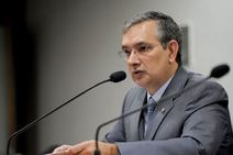 Eduardo Amorim: “Temos conversado mais com Danielle Garcia”