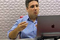 “Não podemos nos limitar a ficar sentados na Câmara ou no mundo virtual”