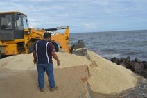 Prefeitura de Estância começa obra de contenção do avanço do mar sobre capela