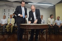 Os R$ 56,8 milhões da Saúde deixados aqui por Occhi são simbologia do que pode a classe política  