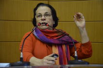  Ana Lúcia lamenta descaso com crianças e adolescentes em Malhador