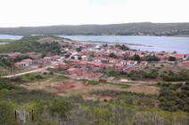 Em busca de reeleição, deputado faz feira comprando vereadores