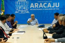 Edvaldo se reúne com taxistas e estipula prazo para estudar projeto
