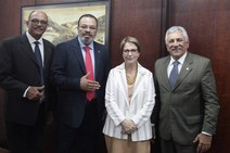 Valdevan busca solução em curto prazo para reabertura dos matadouros sergipanos